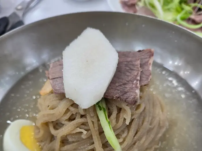 을밀대 평양냉면 고기 플레이팅