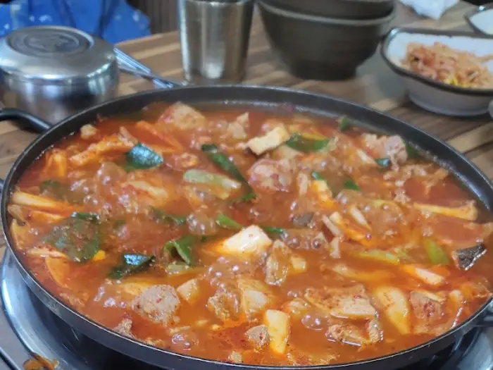 보글보글 끓고 있는 김치찌개