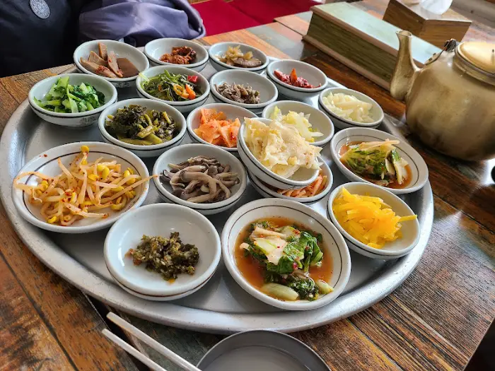 순희할매집 보리밥 정식 20첩 반찬