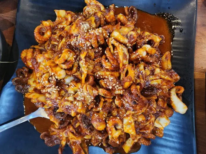 맛깔스럽게 볶아진 쭈꾸미