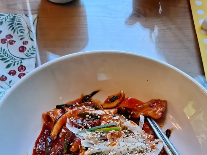 매콤한 양념에 버무려진 쭈꾸미 볶음