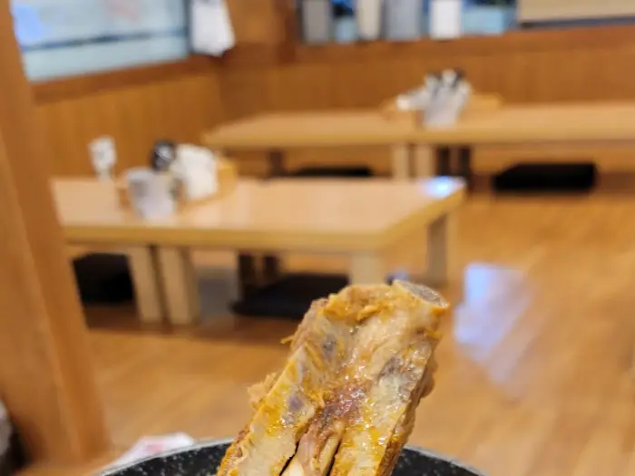 잘 익은 갈비 한 점