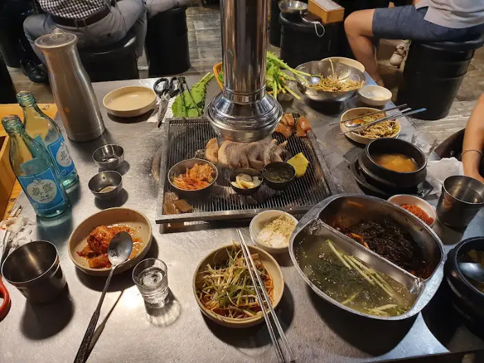 테이블 전체 풍경