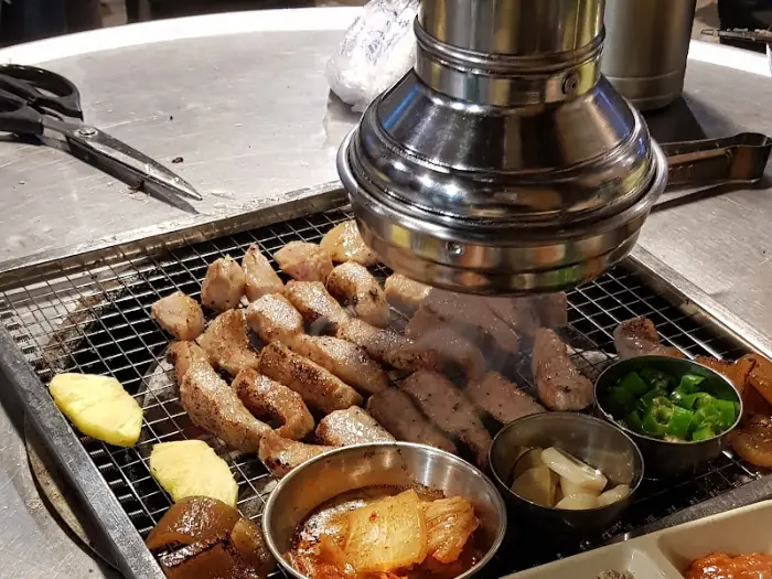 불판 위 고기