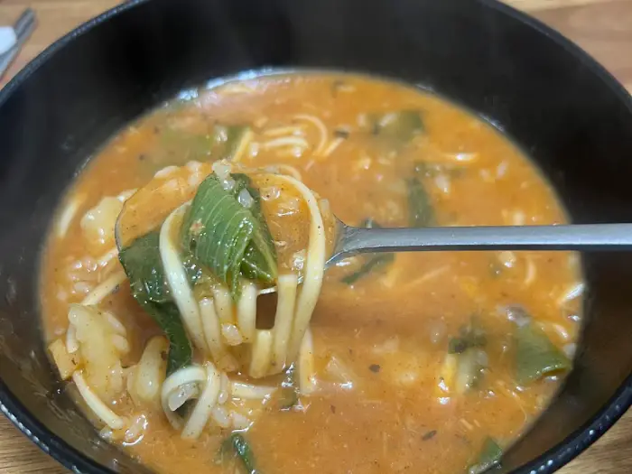 어죽 속 면과 수제비