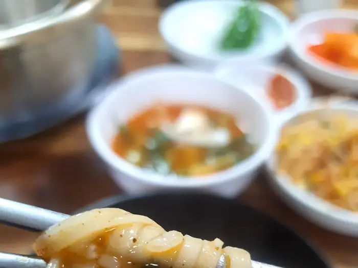 식탁 위 반찬들