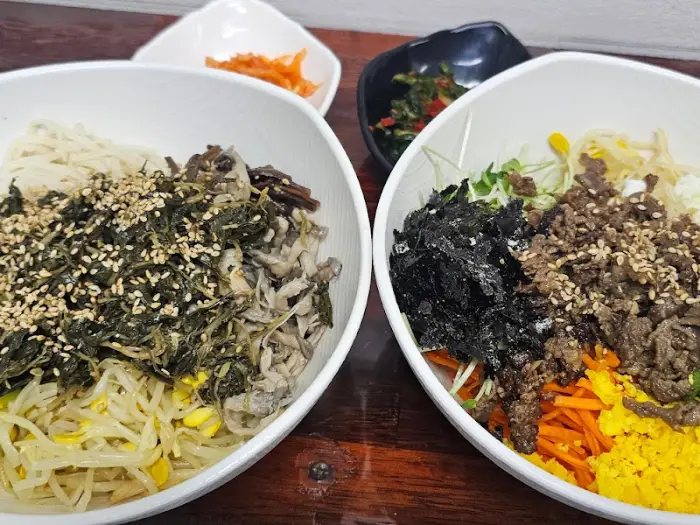 비빔밥 두 그릇
