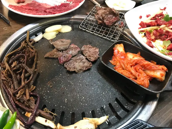 잘 구워진 한우 한 점