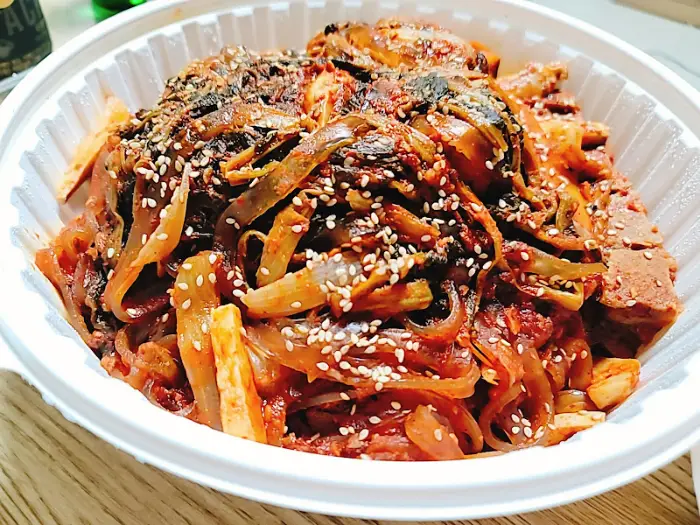 매콤한 양념의 뼈찜
