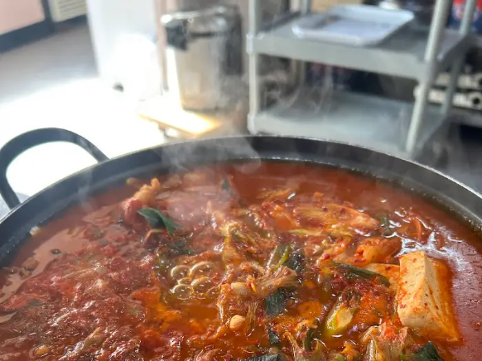 보글보글 끓고 있는 김치찌개