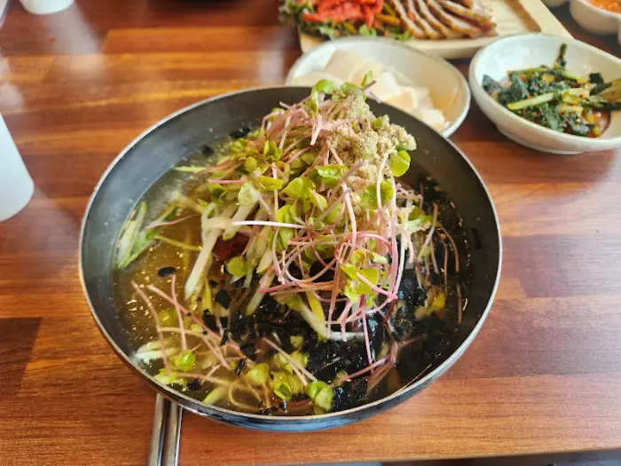 물막국수