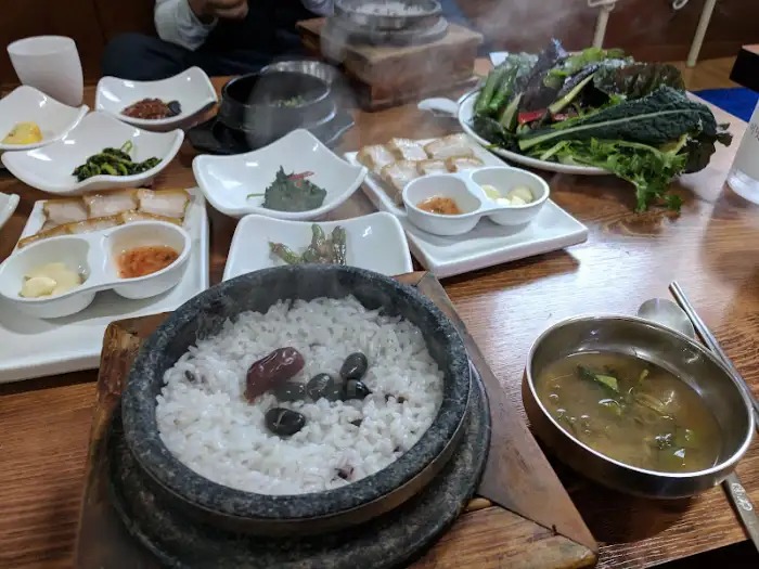 우렁 쌈장과 돌솥밥