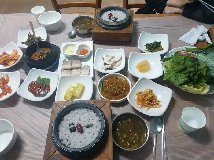돌솥밥 전체 모습