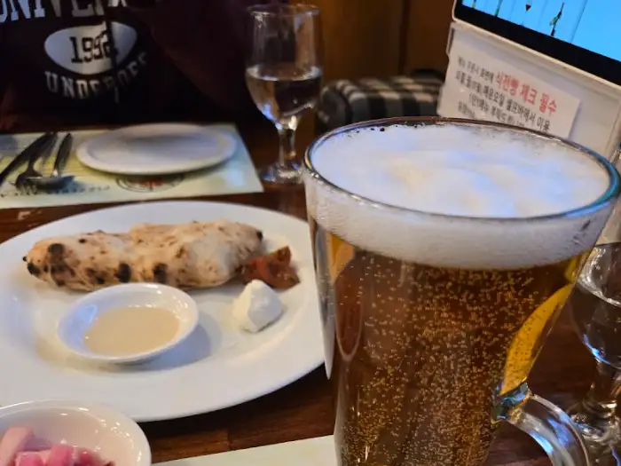 시원한 맥주와 함께 즐기는 피자
