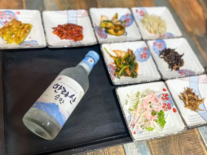 식탁에 차려진 한 상 차림