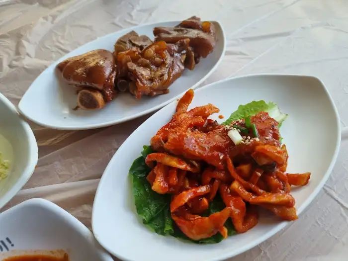 두 가지 족발 요리 모습