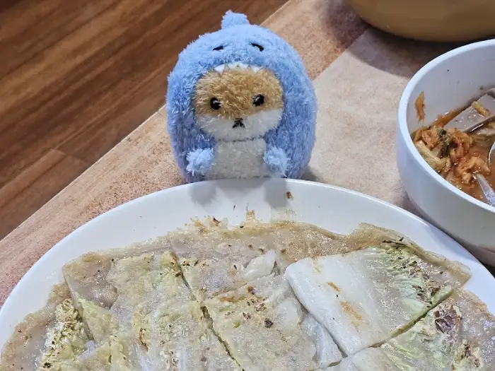 봉화묵집 배추전 클로즈업