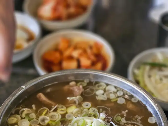 갈비탕과 기본 반찬