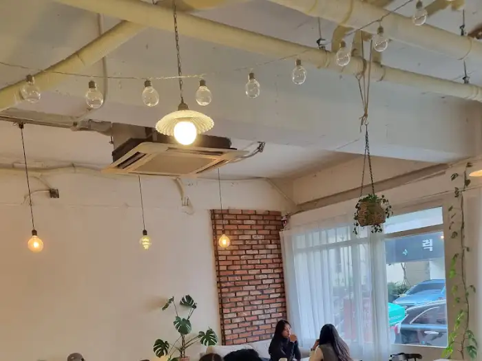 카페 내부 분위기