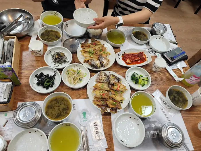 일월담의 내부 테이블 세팅