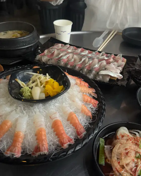 모듬회와 딱새우회