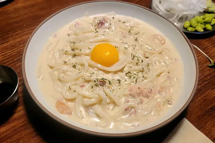 크림 소스 우동 클로즈업