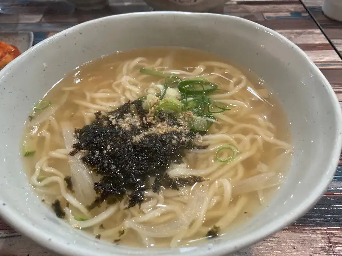 진한 들깨 칼국수 클로즈업