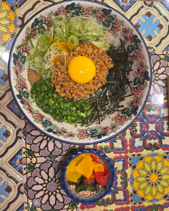 고소하고 쫄깃한 대창 덮밥