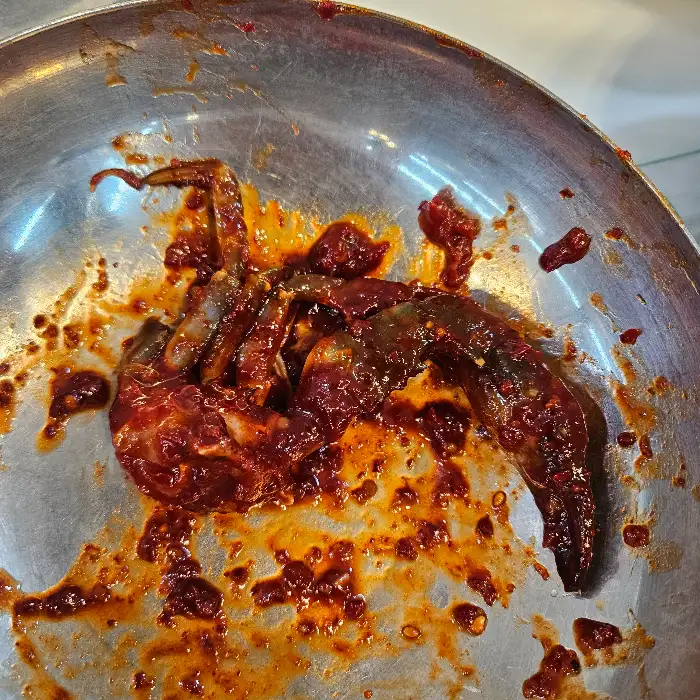 매콤한 양념이 돋보이는 양념 새우장