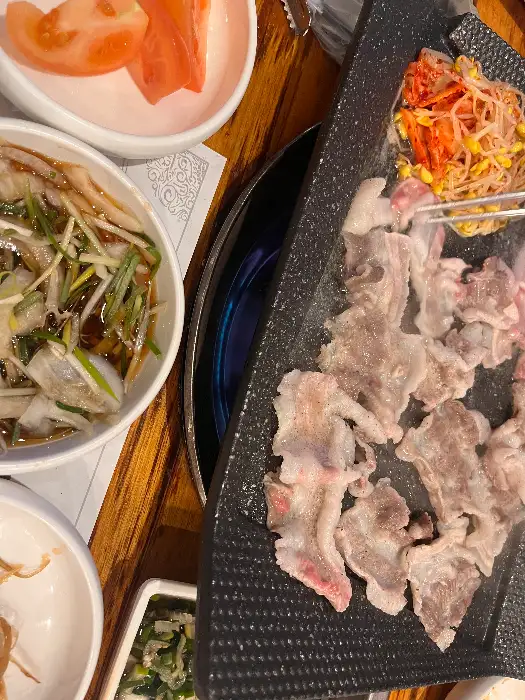 오늘도대박집 신호점의 샐러드바 채소와 곁들임 반찬