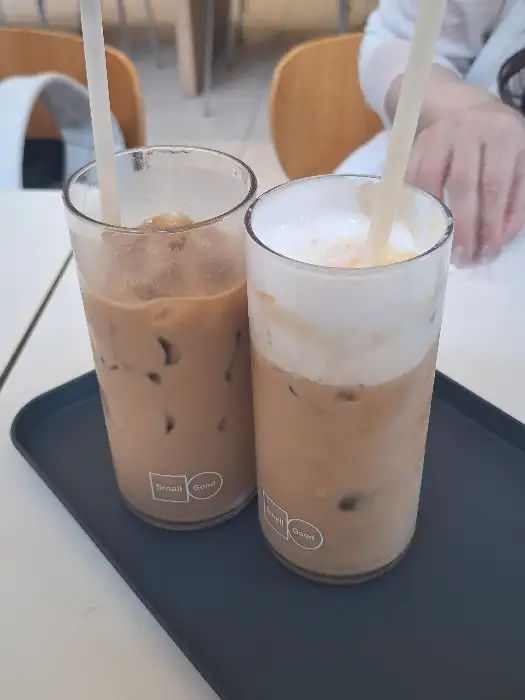 커피 두 잔