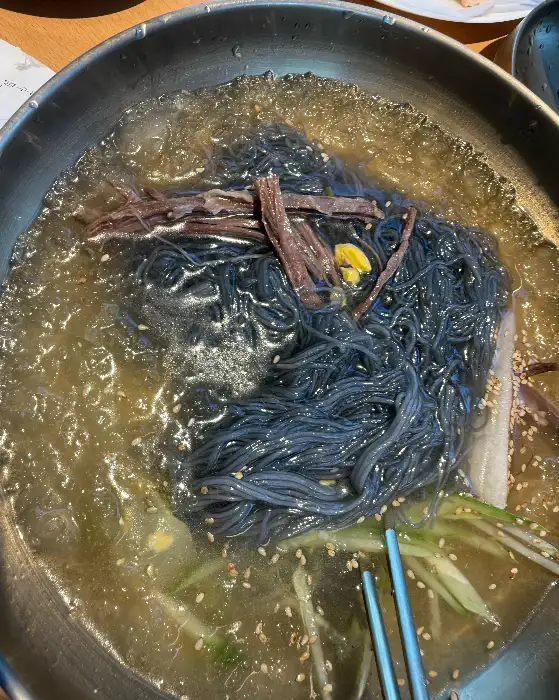 물냉면