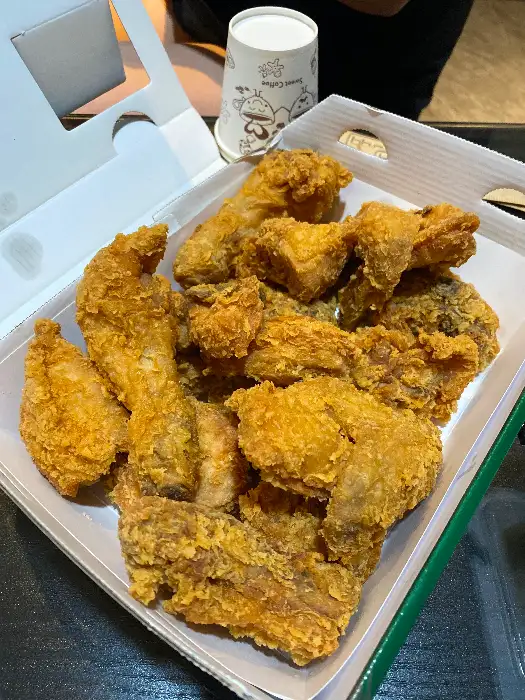 박스에 담긴 후라이드 치킨