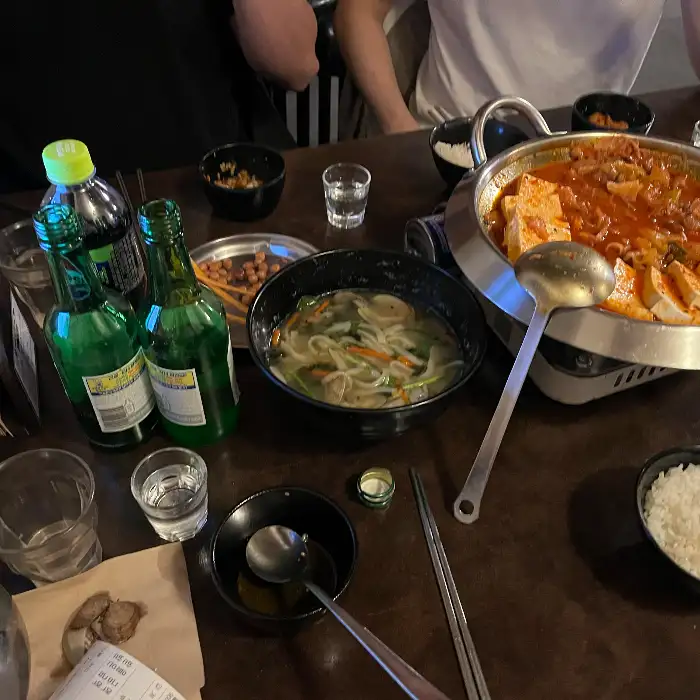 기본 안주로 나온 과자, 쫀드기, 견과류 등