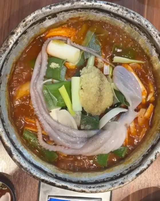 마늘이 듬뿍 올라간 닭볶음탕