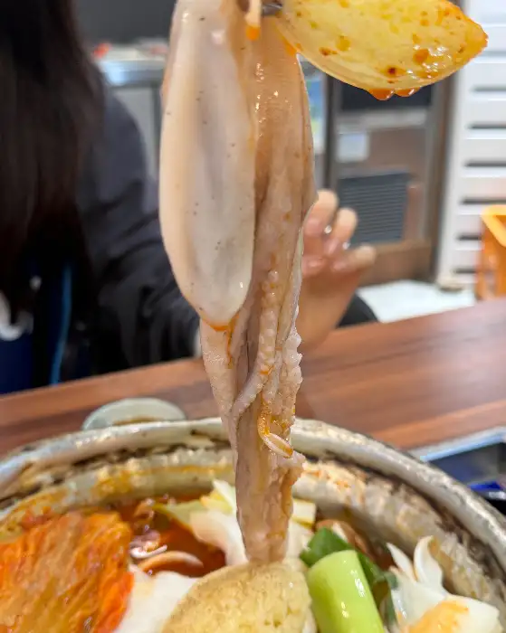 잘 익은 낙지 한 마리