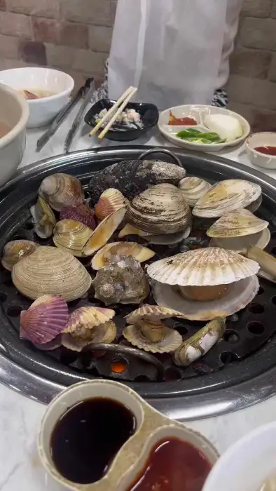 조개구이 불판 모습