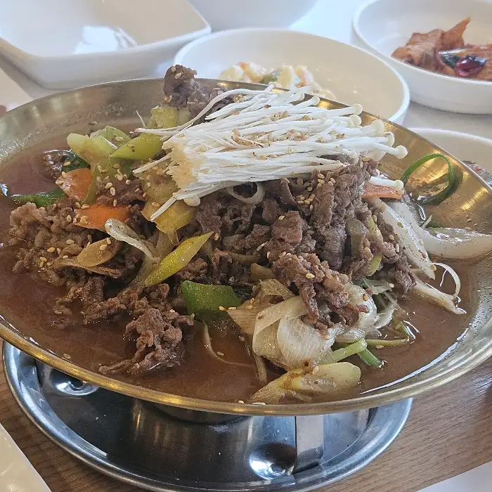 화로에 올려 따뜻하게 즐기는 소불고기
