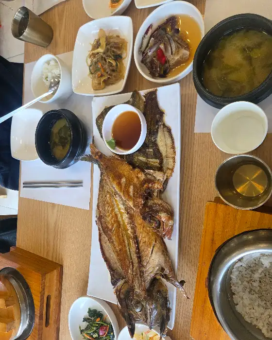 정담솥밥의 한 상차림 상세 컷