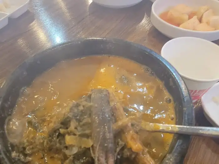 상차림의 일부, 추어탕과 곁들임 반찬