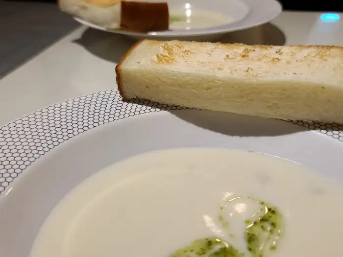 따뜻한 스프와 빵