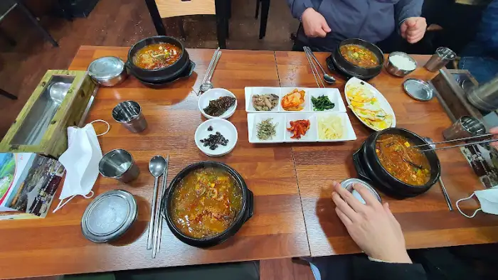 정갈하게 차려진 밥상