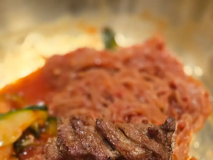 비빔냉면과 고기