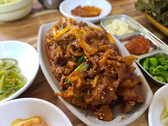 푸짐한 제육정식
