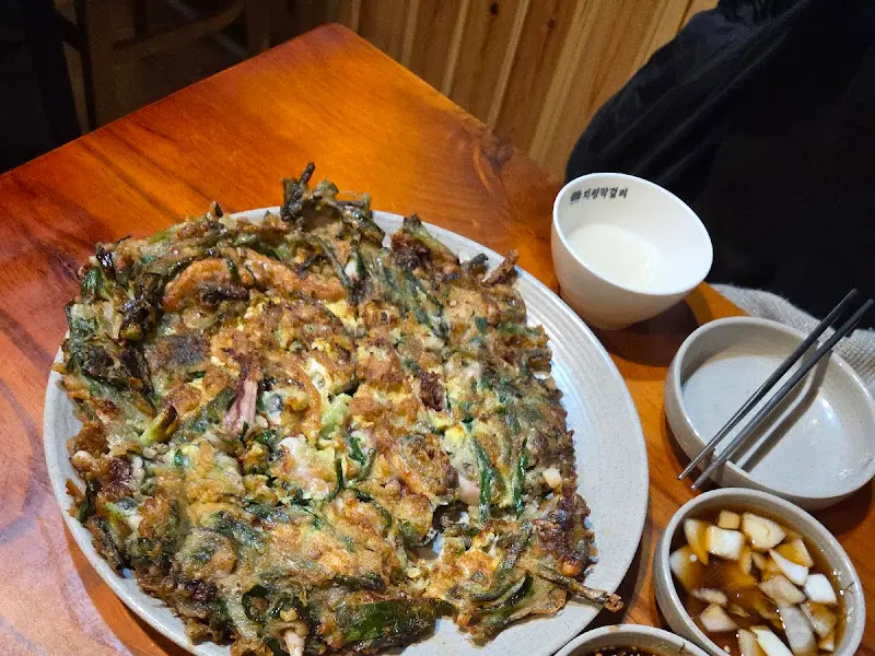 해물이 듬뿍 들어간 해물파전