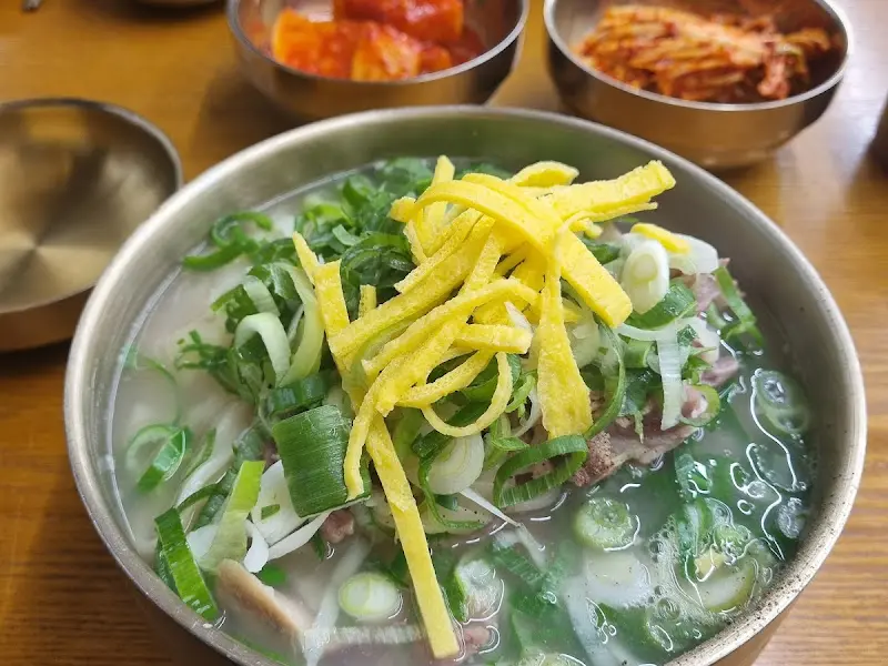 돈뼈 국밥 클로즈업 사진