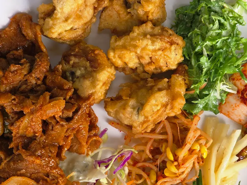 손맛한식뷔페의 인기 메뉴, 치킨