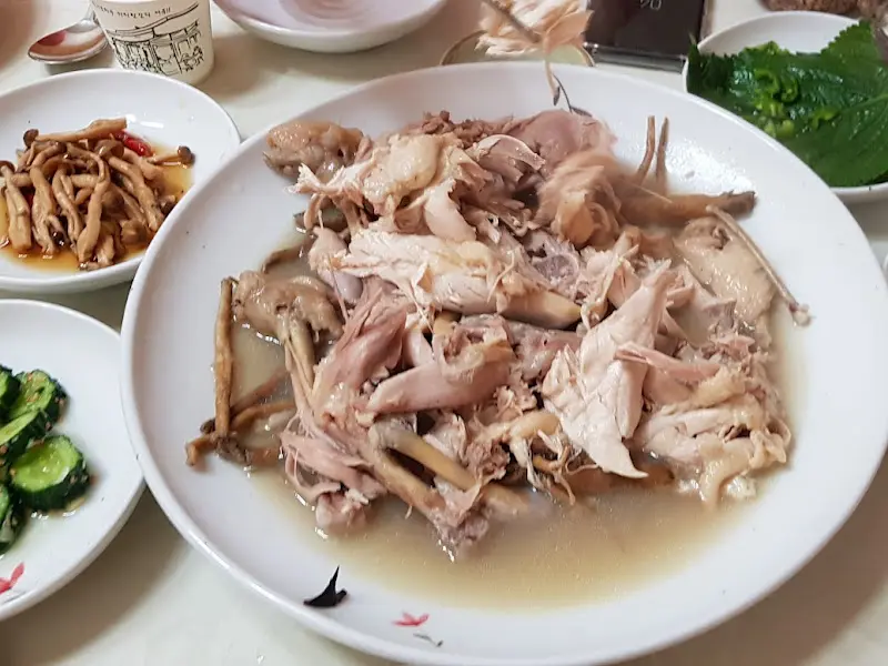 소나무 식당의 토종 백숙