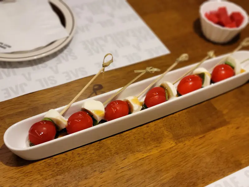 카프레제 샐러드