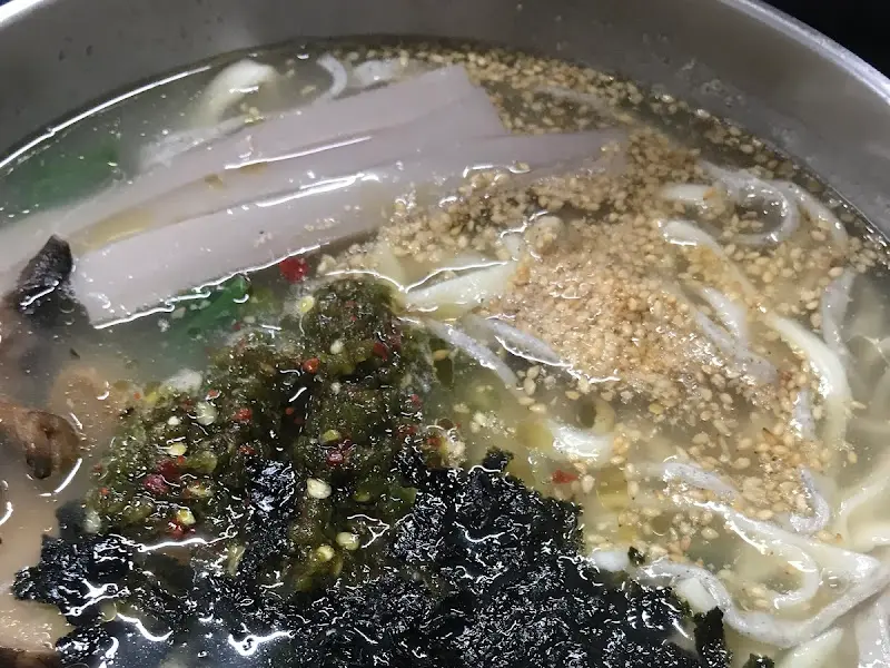 푸짐한 양의 칼국수